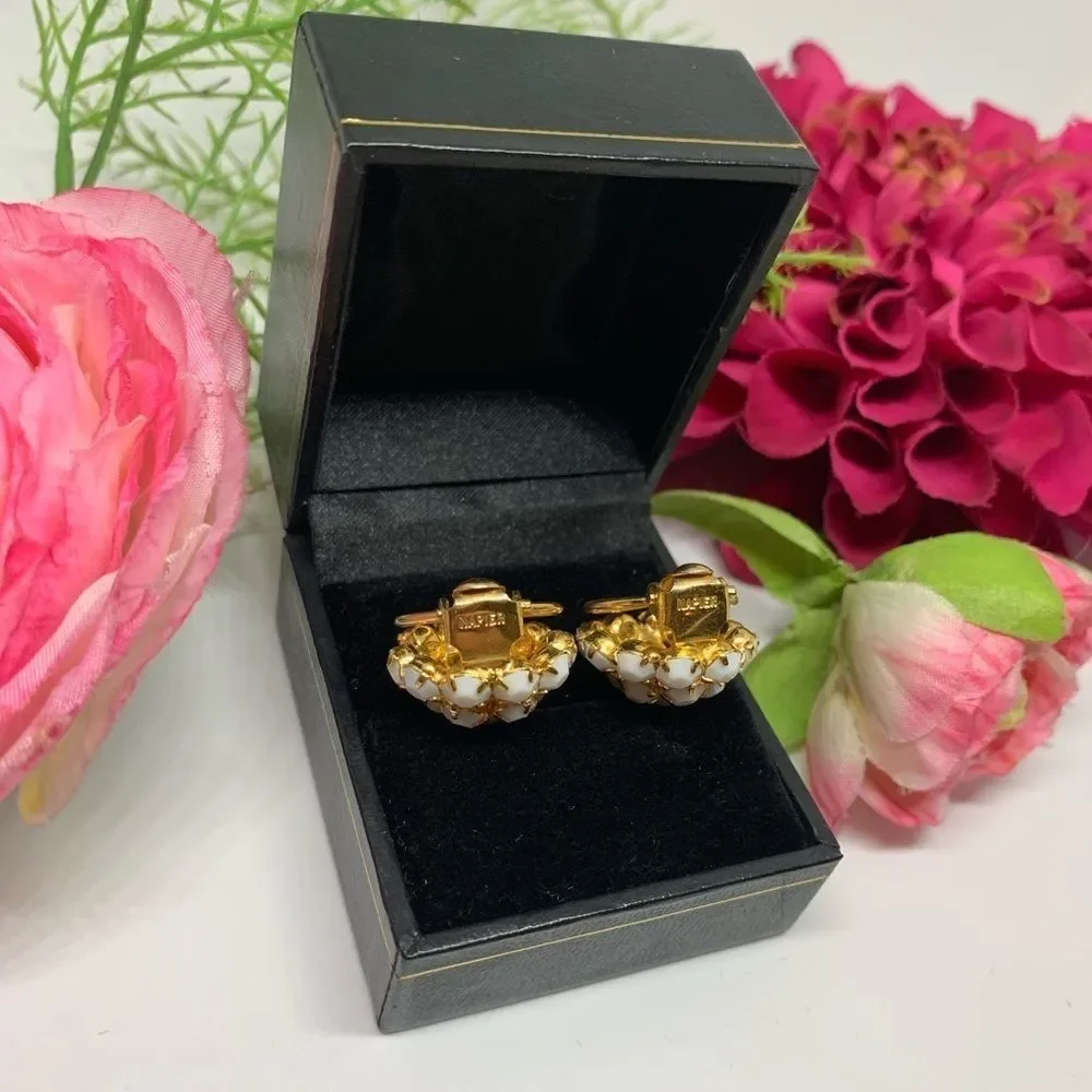 VINTAGE⚜️RARE NAPIER Pavé Milk Glass Ball Clip Earrings